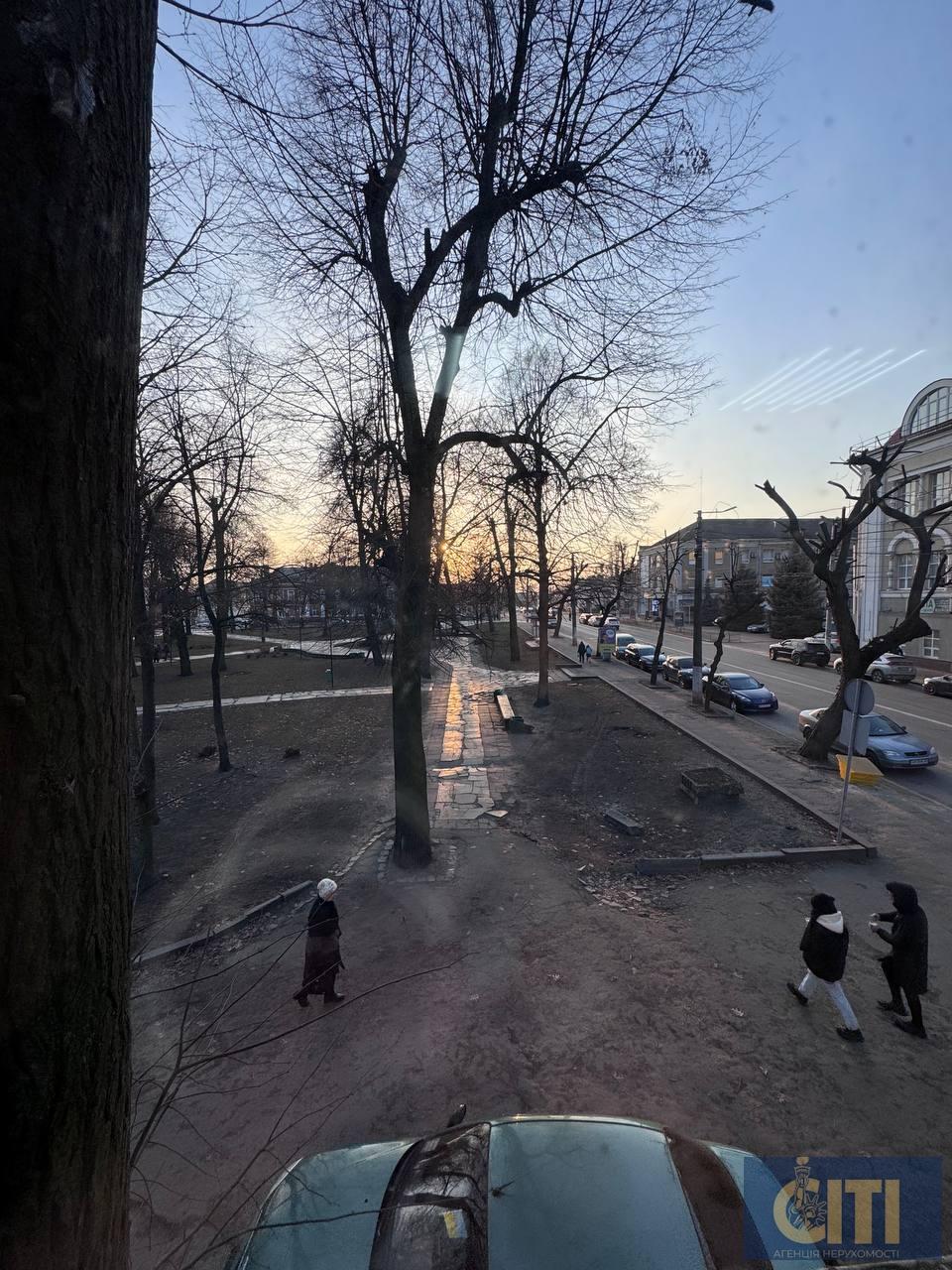 Сдам в аренду помещение офиса 28 м2, площадь Победы Здам в оренду приміщення офісу 28 м2, площа Перемоги