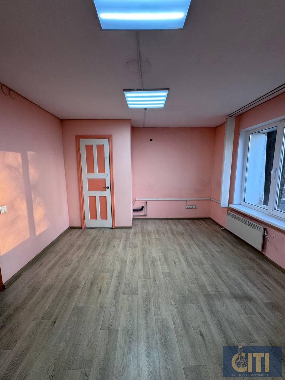 Сдам в аренду помещение офиса 28 м2, площадь Победы Здам в оренду приміщення офісу 28 м2, площа Перемоги