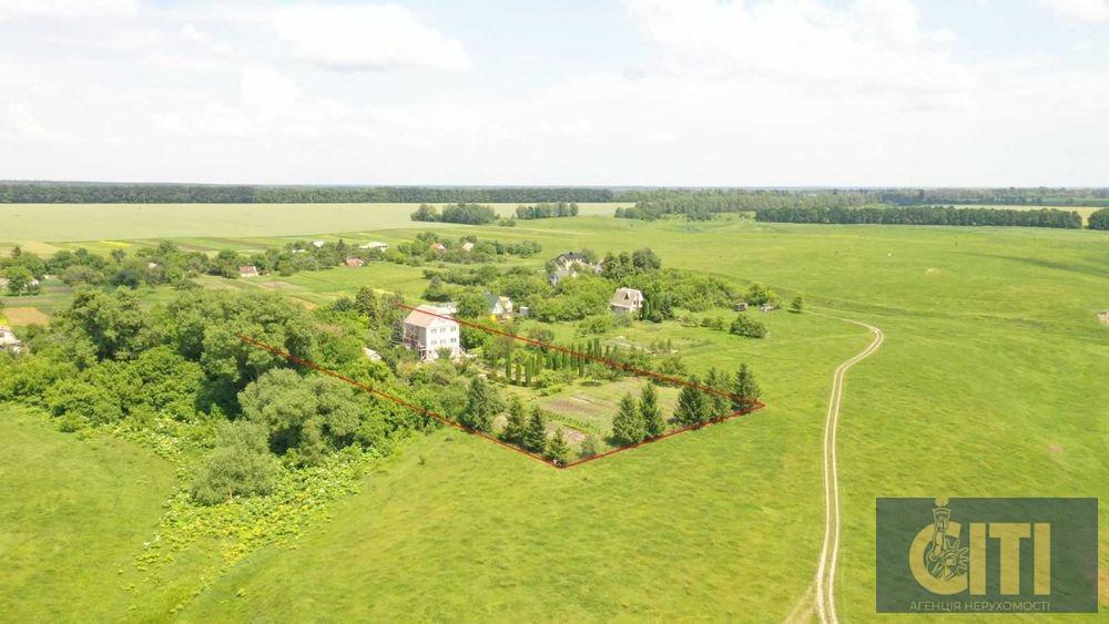 Продається будівля під базу відпочинку або пансіонат на березі річки, ділянка 65 соток