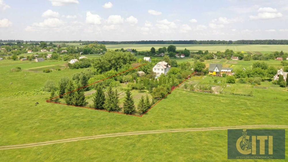 Продається будівля під базу відпочинку або пансіонат на березі річки, ділянка 65 соток