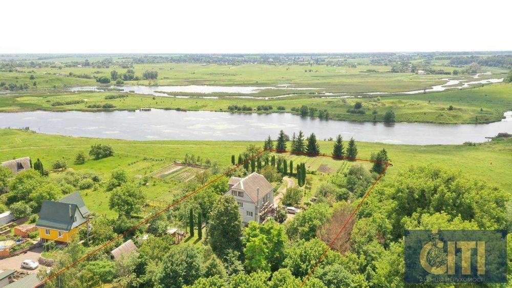 Продається будівля під базу відпочинку або пансіонат на березі річки, ділянка 65 соток