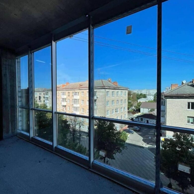 Продається приміщення під офіс в центрі міста Житомир по вулиці Київська,  площею 66,5 м2