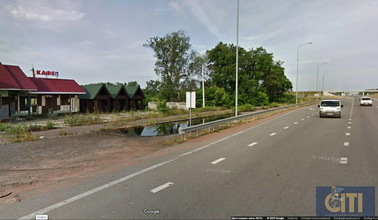 Продається земельна ділянка комерційного призначення площею 30 соток по Київському шосе, в районі с. Глибочиця.