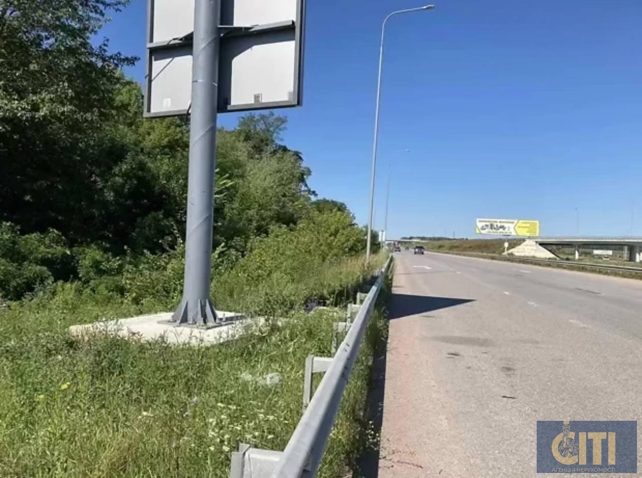 Продається земельна ділянка комерційного призначення площею 30 соток по Київському шосе, в районі с. Глибочиця. Продається земельна ділянка комерційного призначення площею 30 соток по Київському шосе, в районі с. Глибочиця.