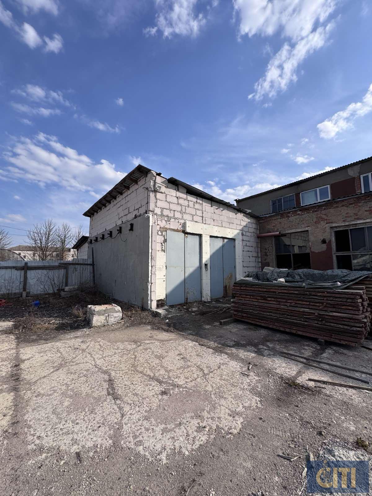 Продаж виробничих приміщень у м. Коростень загальною площею 600 кв.м.