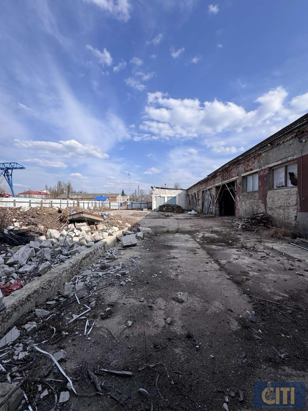 Продаж виробничих приміщень у м. Коростень загальною площею 600 кв.м.