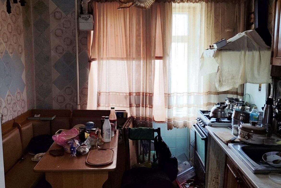 3-кімнатна квартира на першому поверсі по проспекту Миру під бізнес, 63 м²