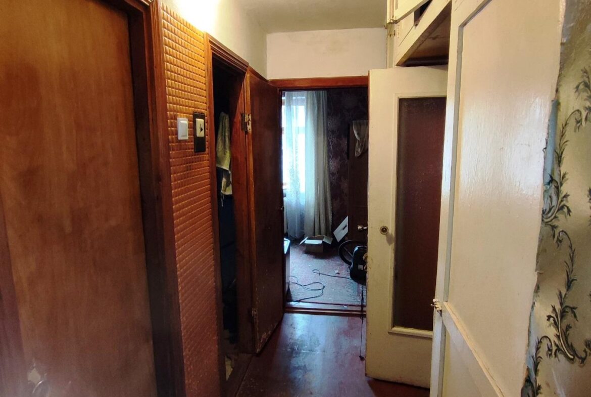 3-кімнатна квартира на першому поверсі по проспекту Миру під бізнес, 63 м²