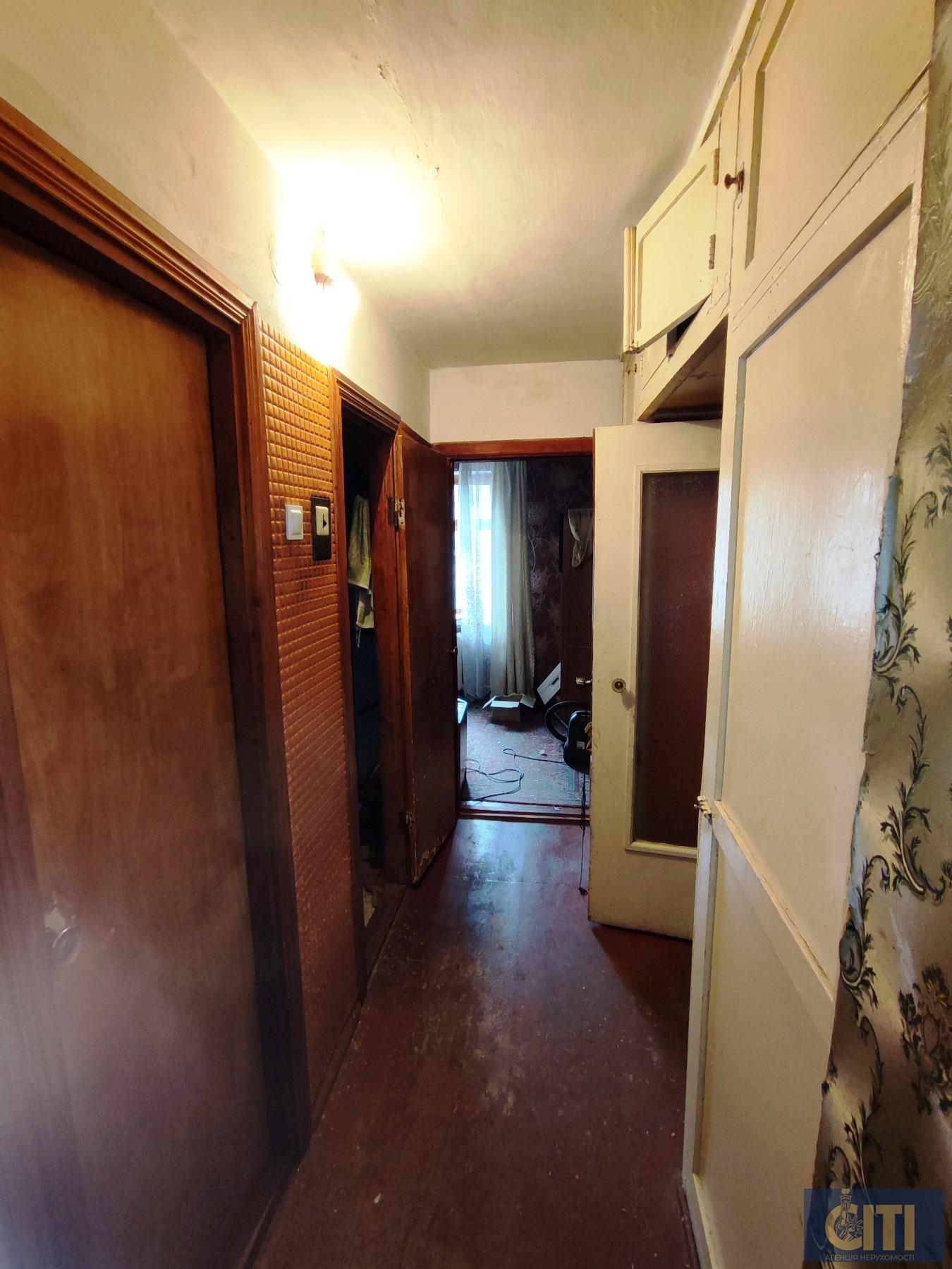 3-комнатная квартира на первом этаже по проспекту Мира под бизнес, 63 м² 3-кімнатна квартира на першому поверсі по проспекту Миру під бізнес, 63 м²