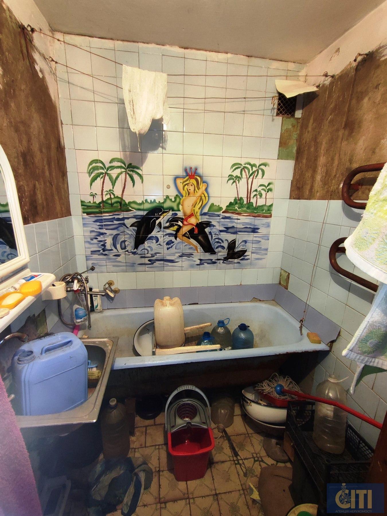 3-кімнатна квартира на першому поверсі по проспекту Миру під бізнес, 63 м²