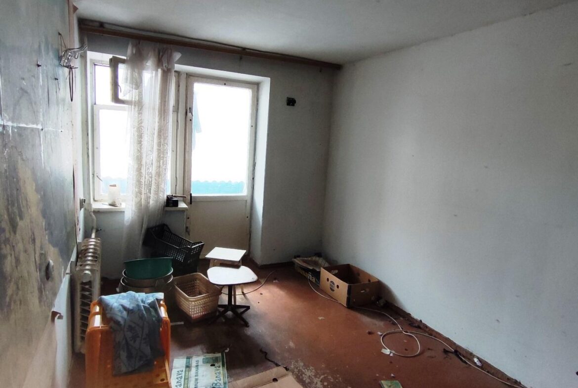 3-кімнатна квартира на першому поверсі по проспекту Миру під бізнес, 63 м²