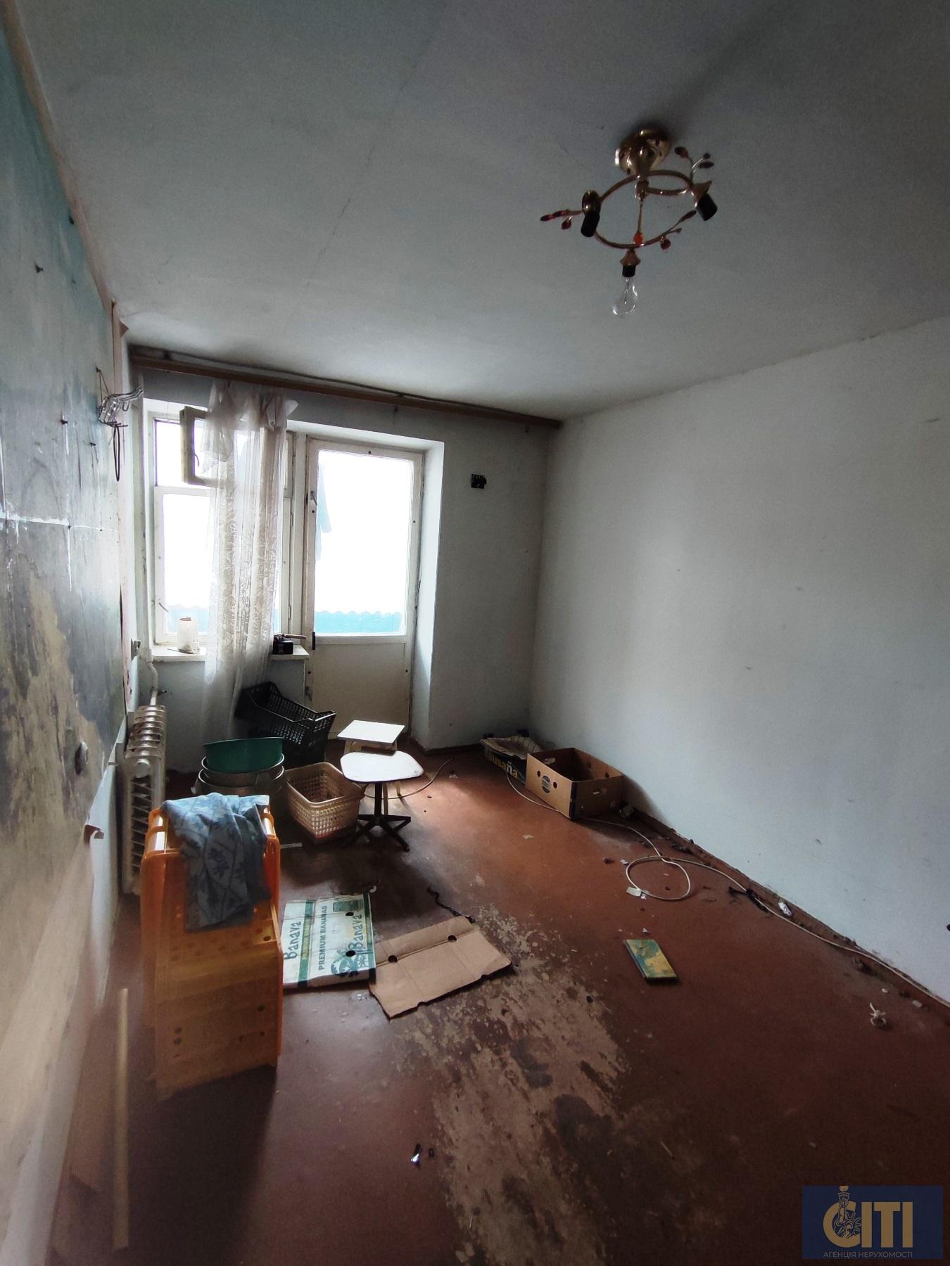 3-комнатная квартира на первом этаже по проспекту Мира под бизнес, 63 м² 3-кімнатна квартира на першому поверсі по проспекту Миру під бізнес, 63 м²