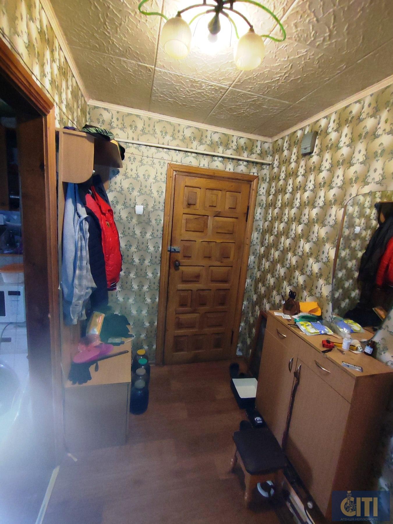 3-кімнатна квартира на першому поверсі по проспекту Миру під бізнес, 63 м²