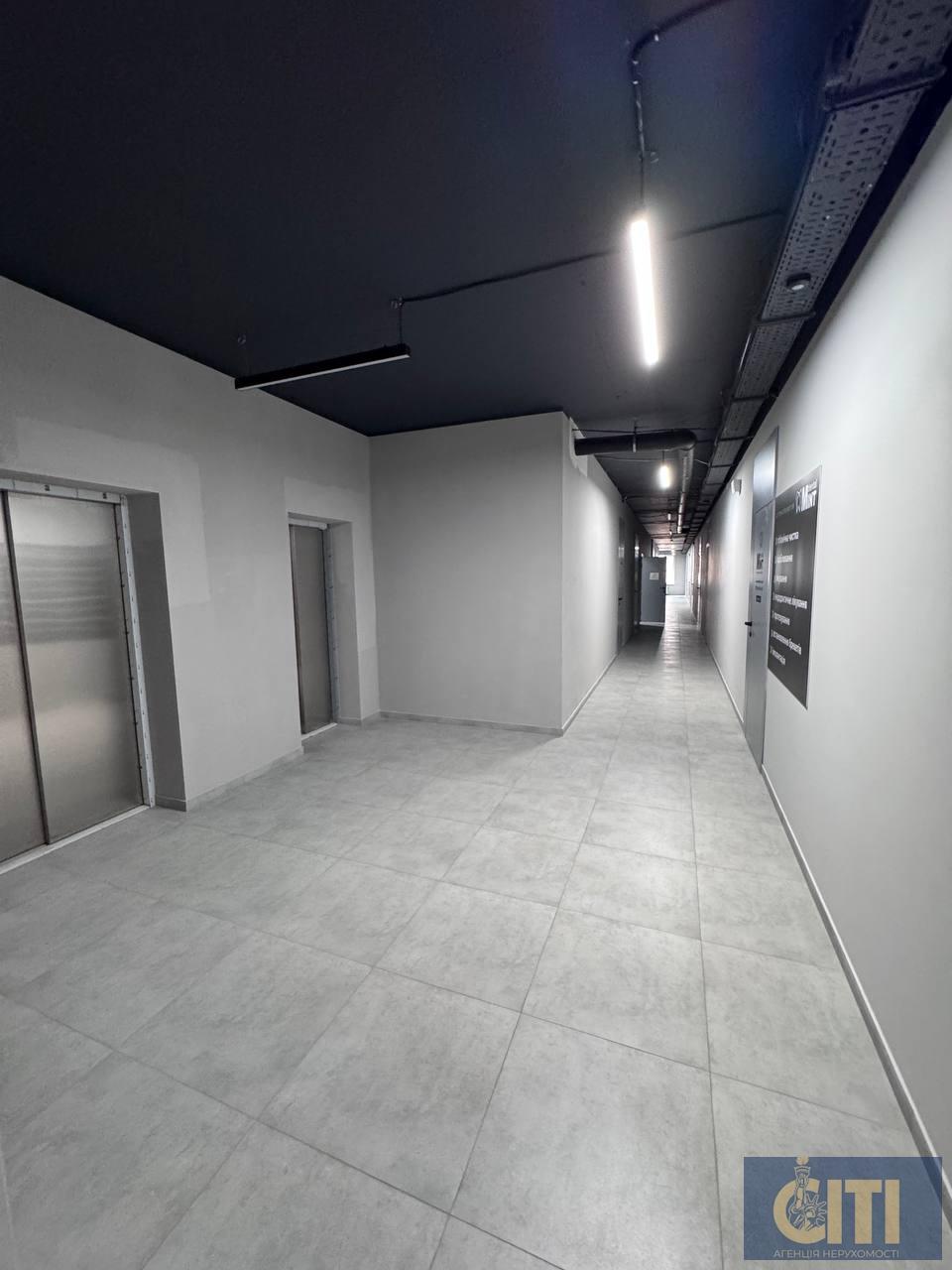 Комерційне приміщення в сучасному бізнес-центрі по вул. Київська, 107 м², на 2-му поверсі Комерційне приміщення в сучасному бізнес-центрі по вул. Київська, 107 м², на 2-му поверсі