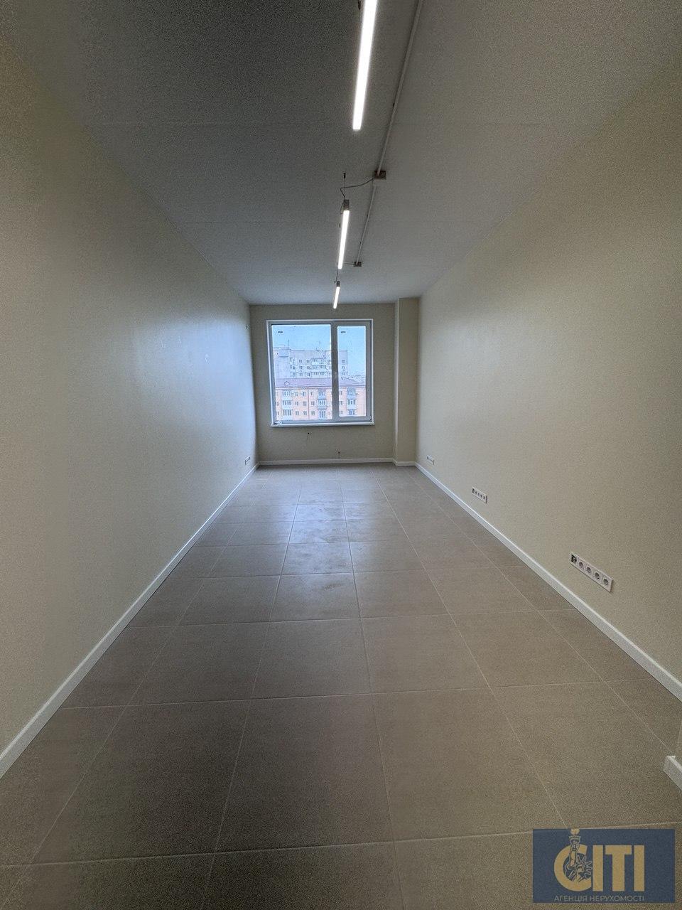 Комерційне приміщення в сучасному бізнес-центрі по вул. Київська, 62 м², на 5-му поверсі. Комерційне приміщення в сучасному бізнес-центрі по вул. Київська, 62 м², на 5-му поверсі.