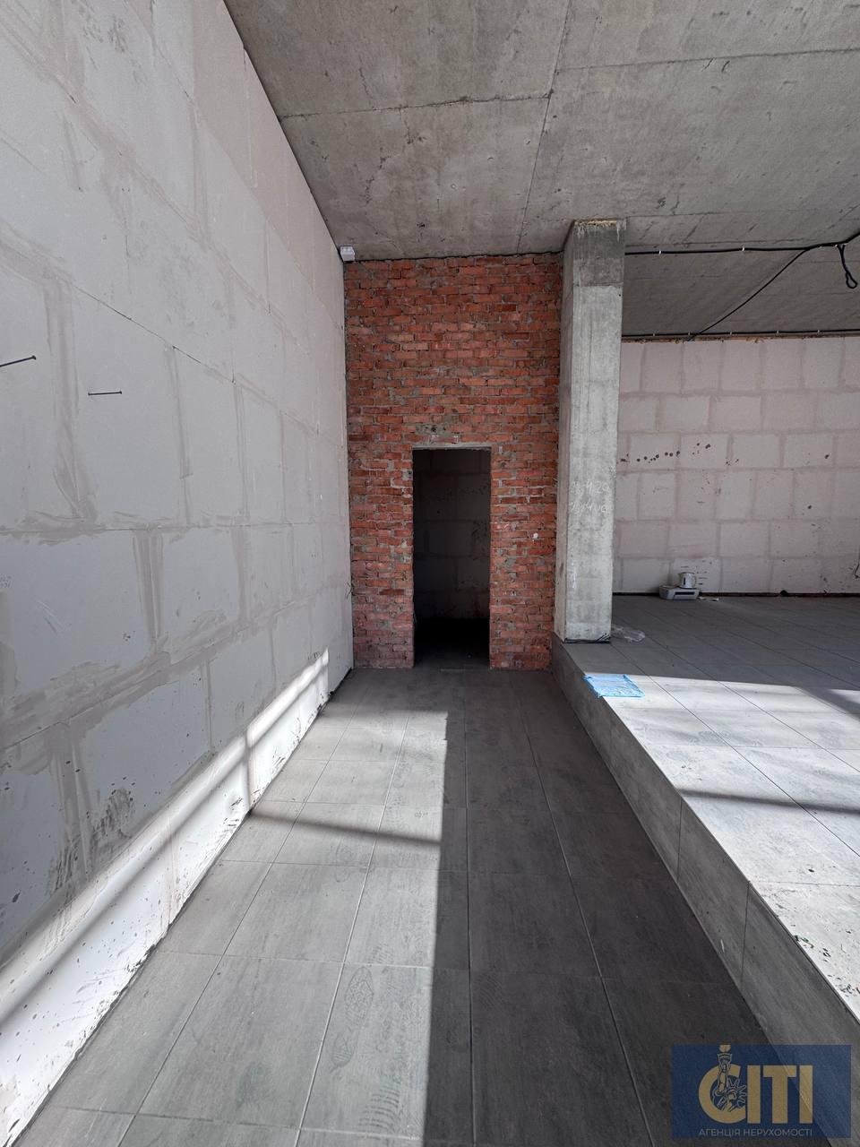 Оренда фасадного приміщення комерційного призначення, вул.Грушевського, 72 м2.