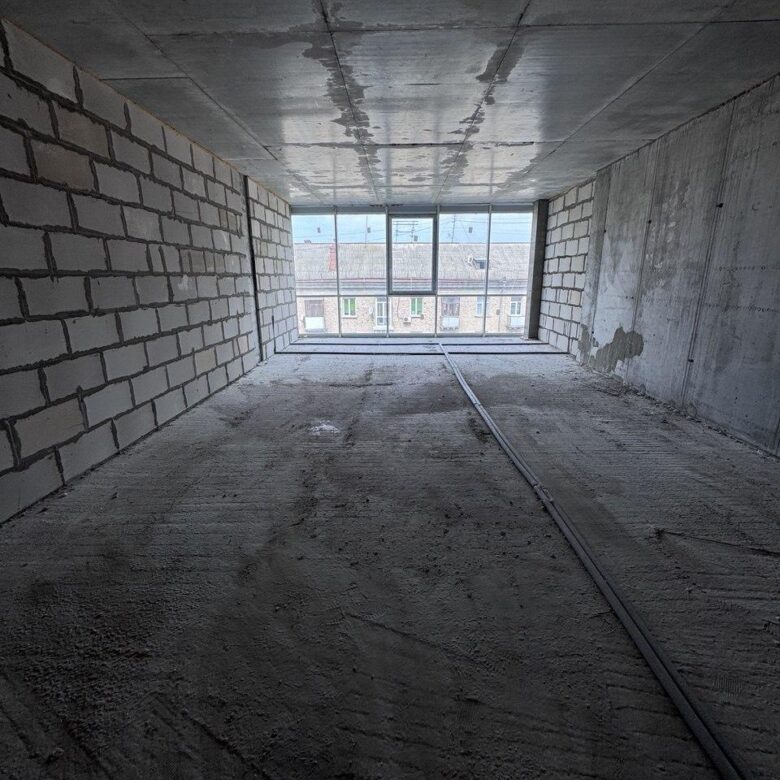 Панорамне приміщення в сучасному бізнес-центрі по вул. Київська, 62 м², на 5-му поверсі