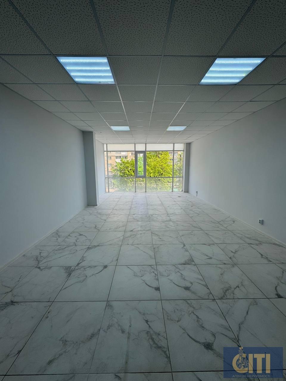 Приміщення у бізнес-центрі по вул. Перемоги, 43 м², на 2-му поверсі. Приміщення у бізнес-центрі по вул. Перемоги, 43 м², на 2-му поверсі.