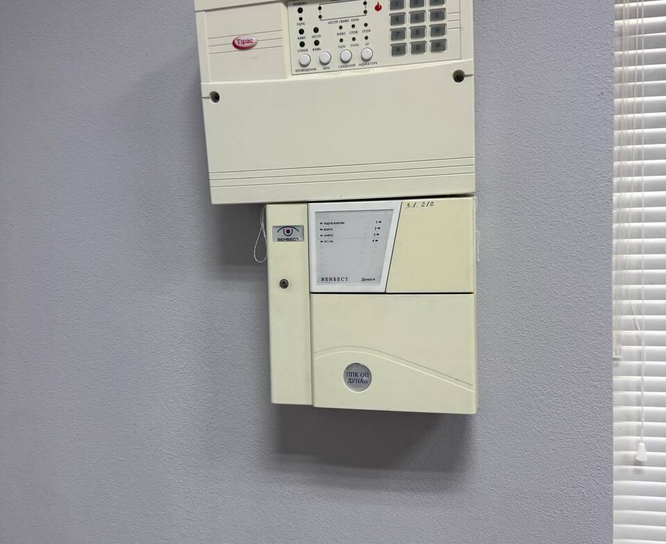 Приміщення у самому центрі міста — Небесної Сотні/Лятошинського, 57 м².