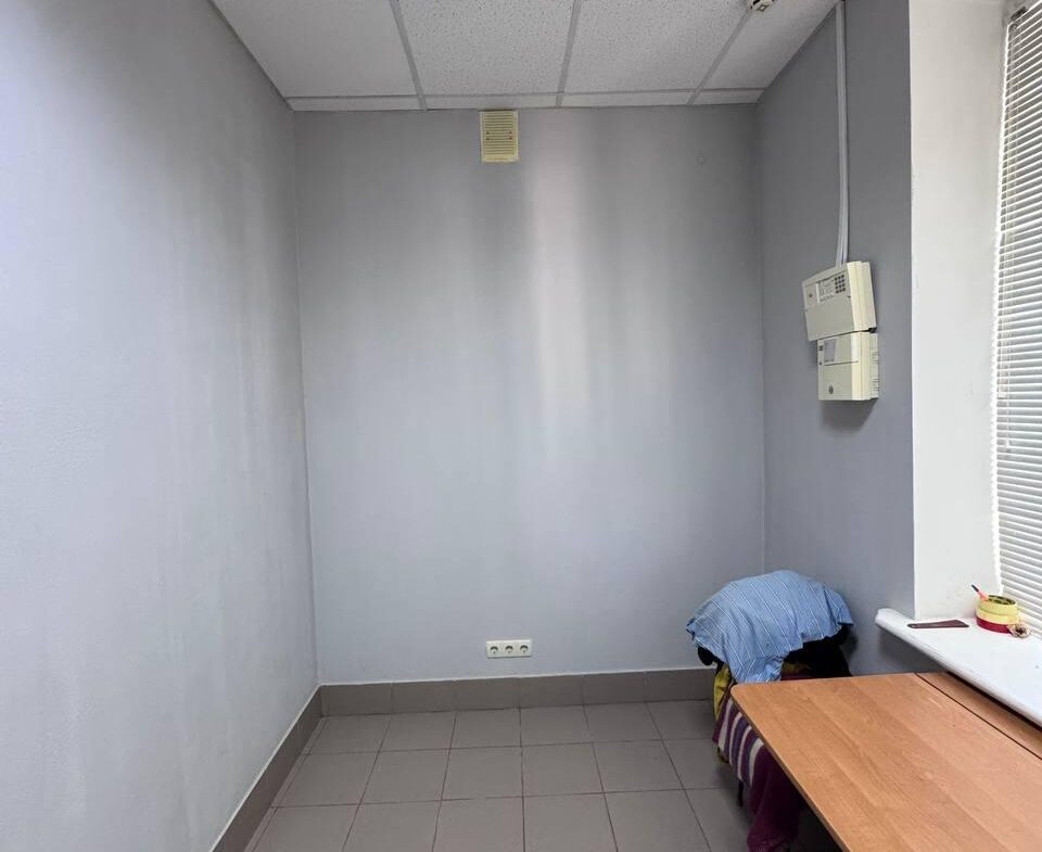 Приміщення у самому центрі міста — Небесної Сотні/Лятошинського, 57 м².