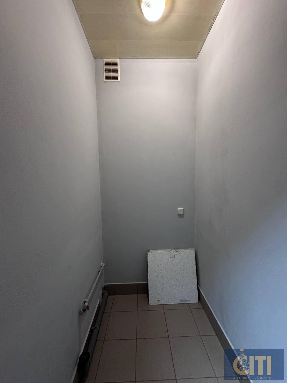 Приміщення у самому центрі міста — Небесної Сотні/Лятошинського, 57 м². Приміщення у самому центрі міста — Небесної Сотні/Лятошинського, 57 м².