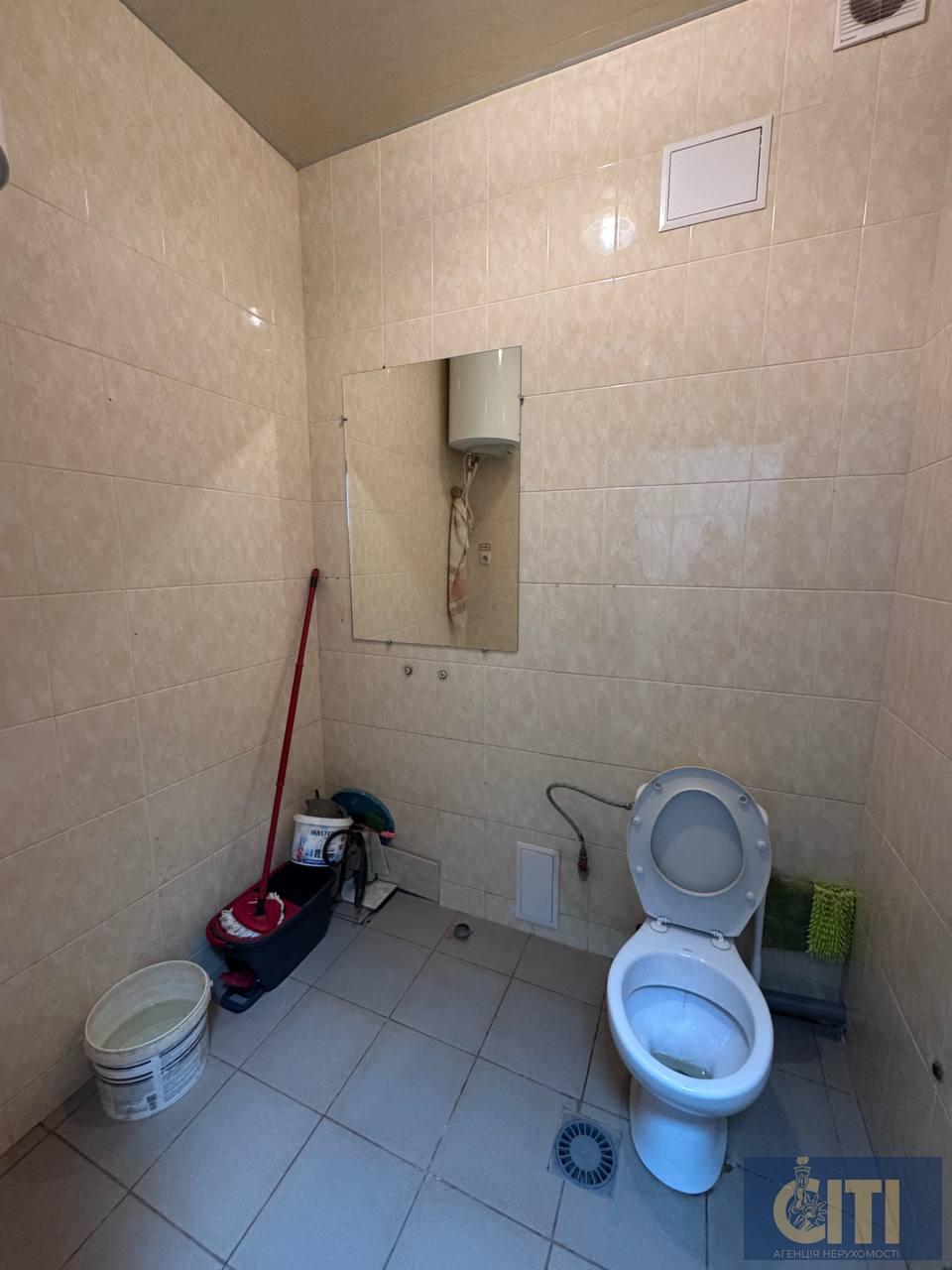 Приміщення у самому центрі міста — Небесної Сотні/Лятошинського, 57 м².