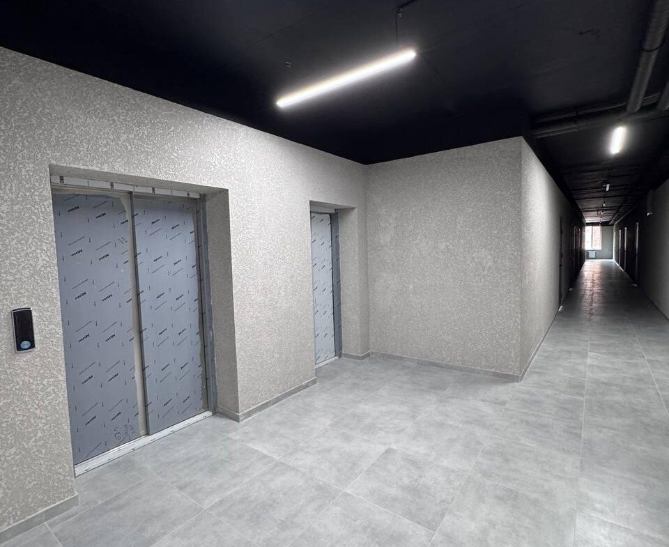 Приміщення в сучасному бізнес-центрі по вул. Київська, 50 м², на 3-му поверсі