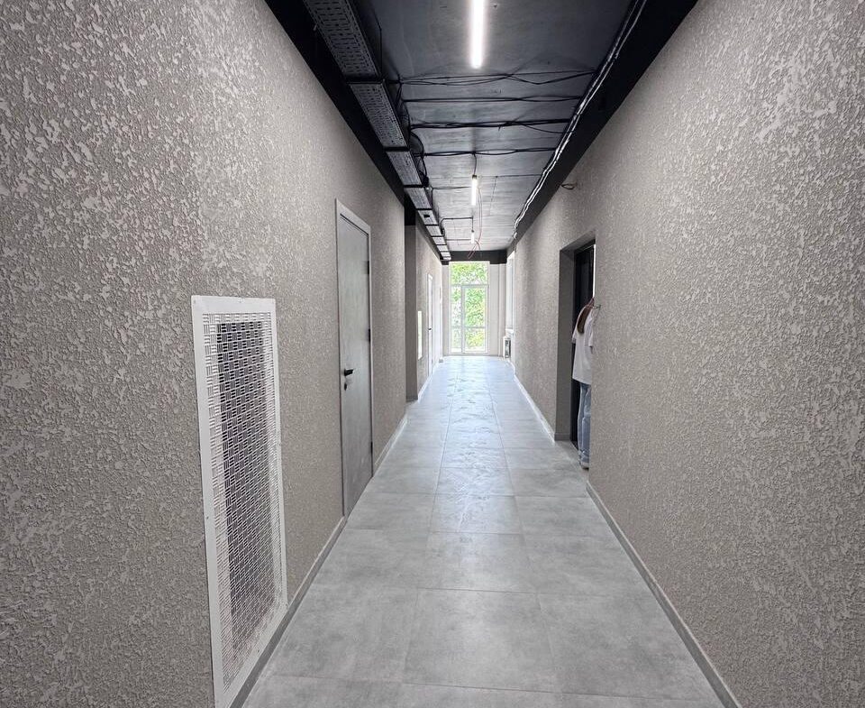 Приміщення в сучасному бізнес-центрі по вул. Київська, 50 м², на 3-му поверсі