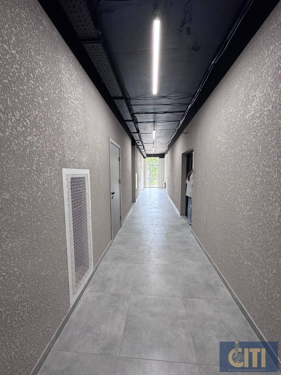 Приміщення в сучасному бізнес-центрі по вул. Київська, 50 м², на 3-му поверсі Приміщення в сучасному бізнес-центрі по вул. Київська, 50 м², на 3-му поверсі