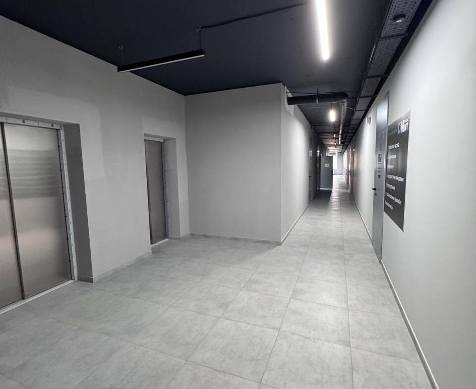 Приміщення в сучасному бізнес-центрі по вул. Київська, 50 м², на 3-му поверсі