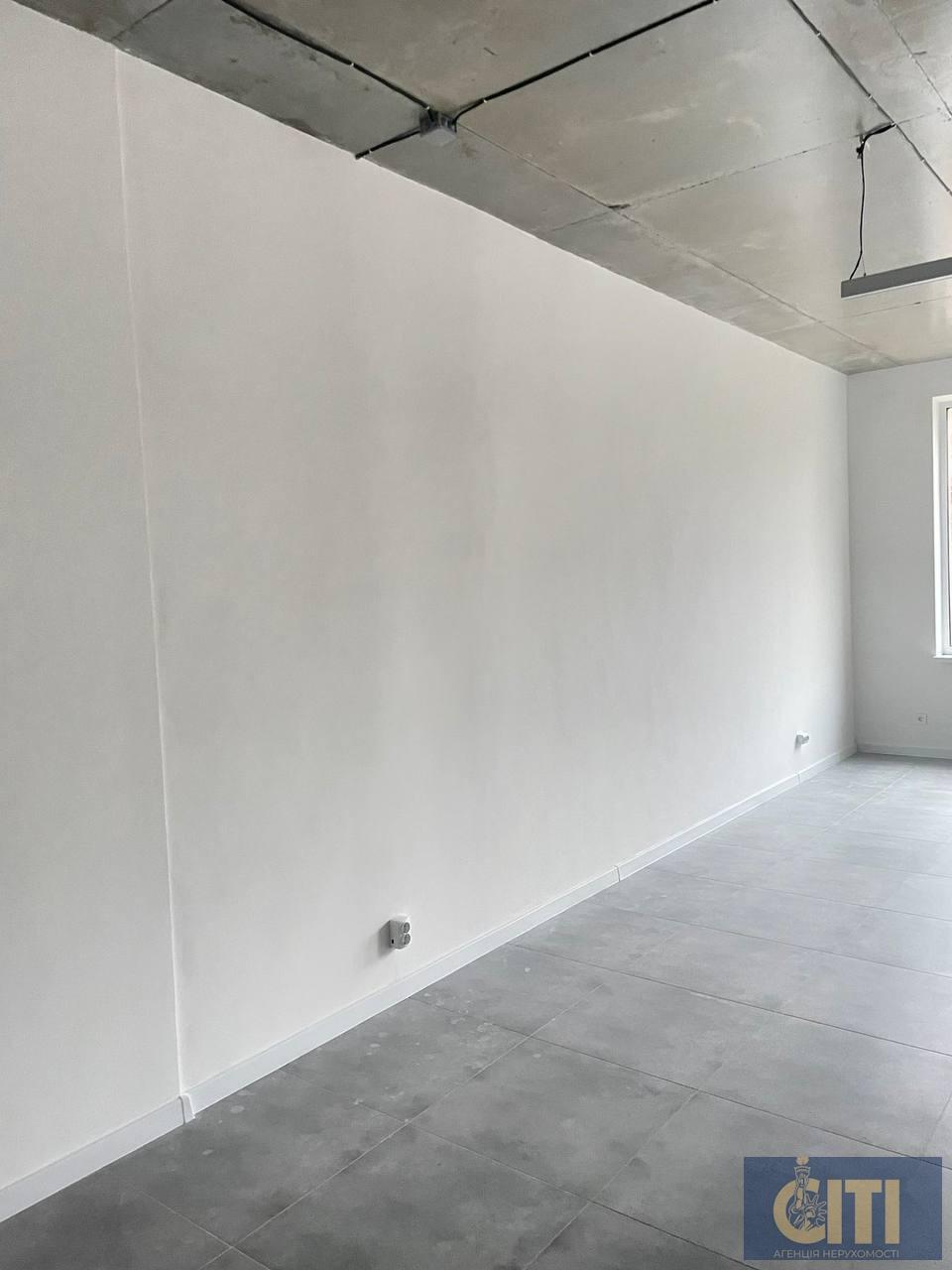 Приміщення в сучасному бізнес-центрі по вул. Київська, 50 м², на 3-му поверсі