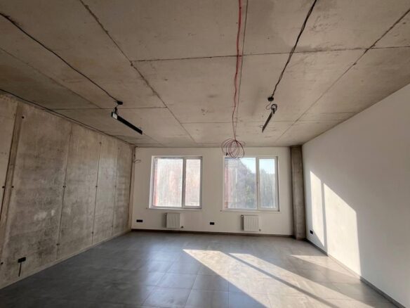 Приміщення в сучасному бізнес-центрі по вул. Київська, 50 м², на 3-му поверсі