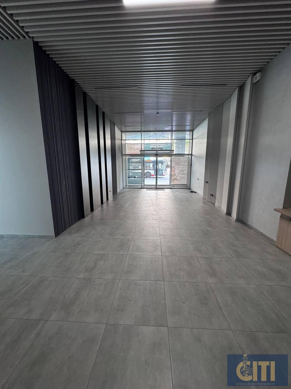 Приміщення в сучасному бізнес-центрі по вул. Київська, 50 м², на 3-му поверсі Приміщення в сучасному бізнес-центрі по вул. Київська, 50 м², на 3-му поверсі