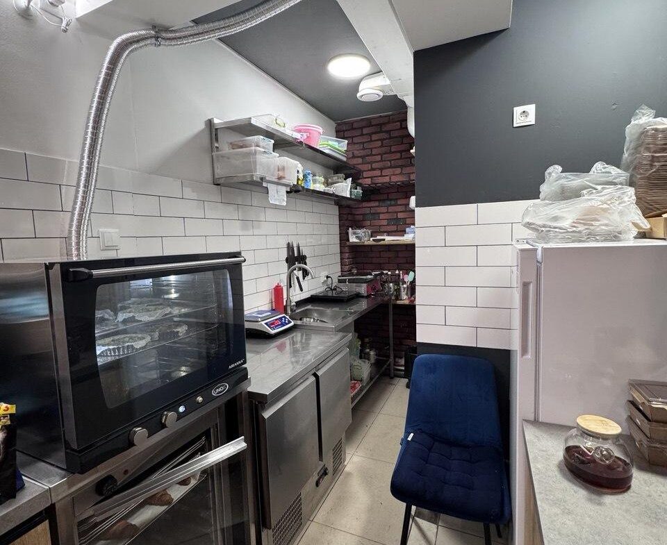 Продається працююче кафе з прибутковим бізнесом в центрі Житомира — вулиця Київська, 70!