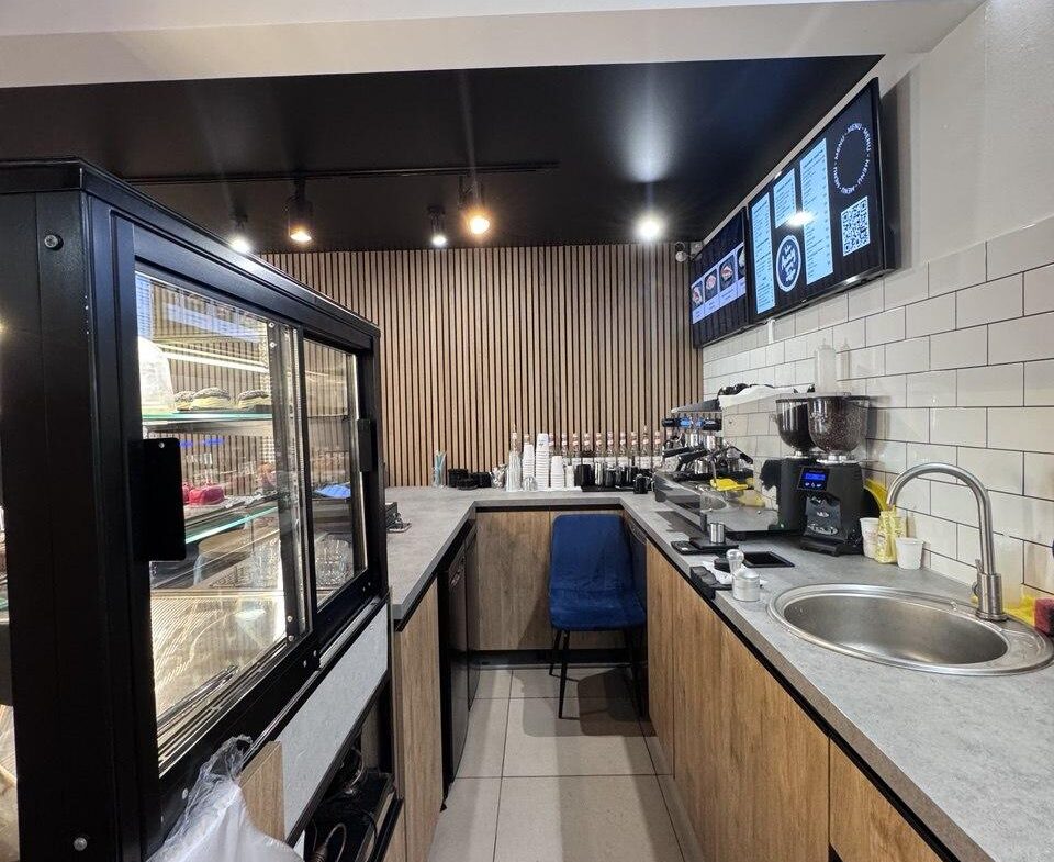 Продається працююче кафе з прибутковим бізнесом в центрі Житомира — вулиця Київська, 70!