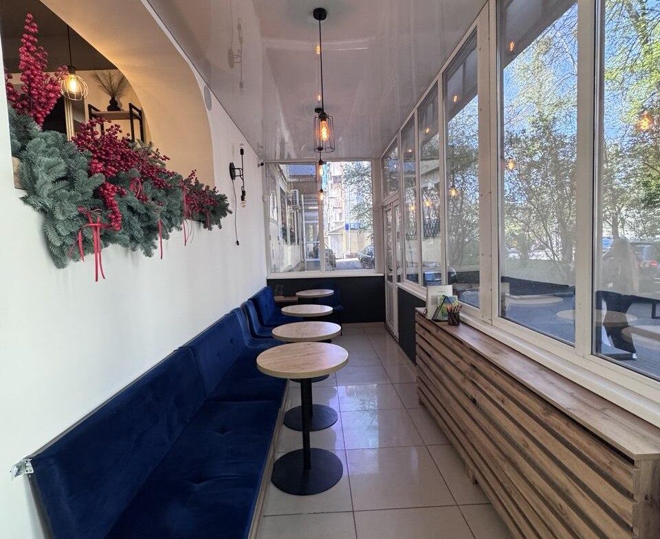 Продається працююче кафе з прибутковим бізнесом в центрі Житомира — вулиця Київська, 70!