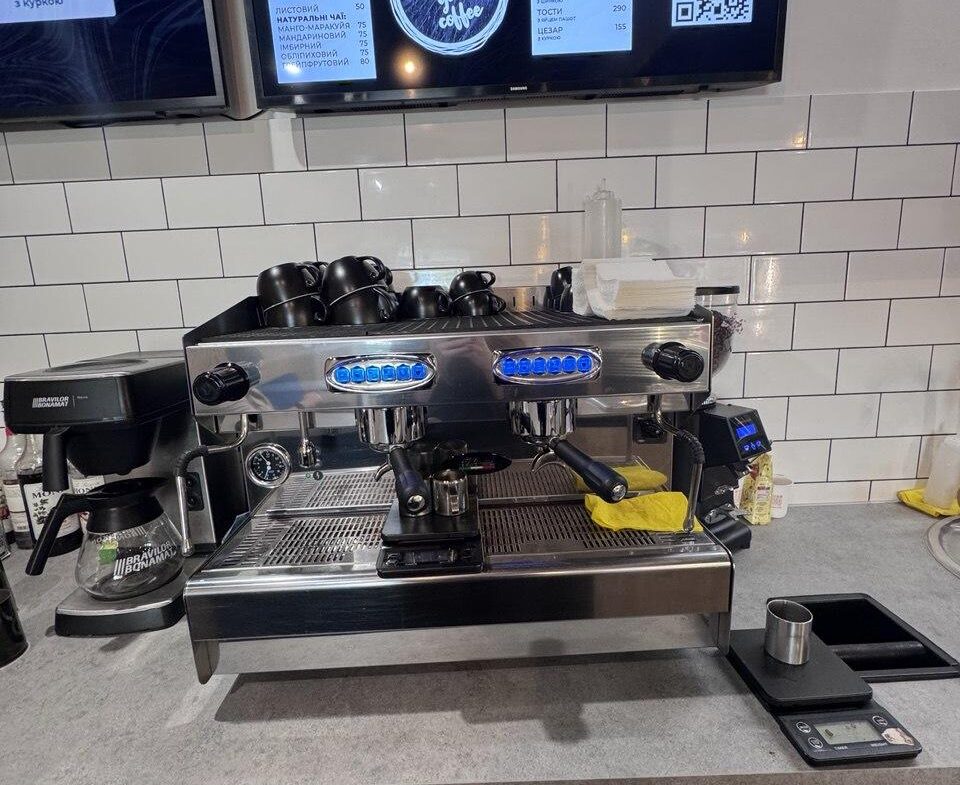 Продається працююче кафе з прибутковим бізнесом в центрі Житомира — вулиця Київська, 70!