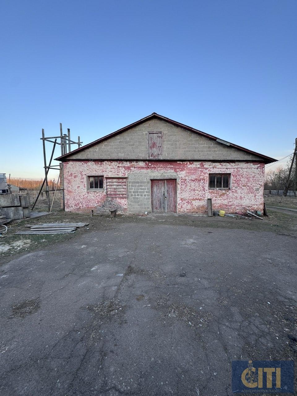 Продаж нежитлової будівлі у м.Коростень загальною площею 511 м²