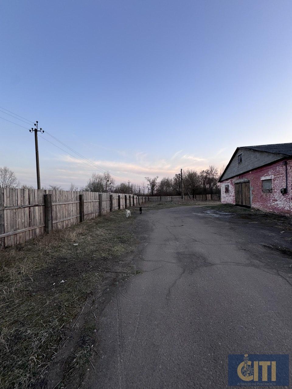 Продаж нежитлової будівлі у м.Коростень загальною площею 511 м² Продаж нежитлової будівлі у м.Коростень загальною площею 511 м²