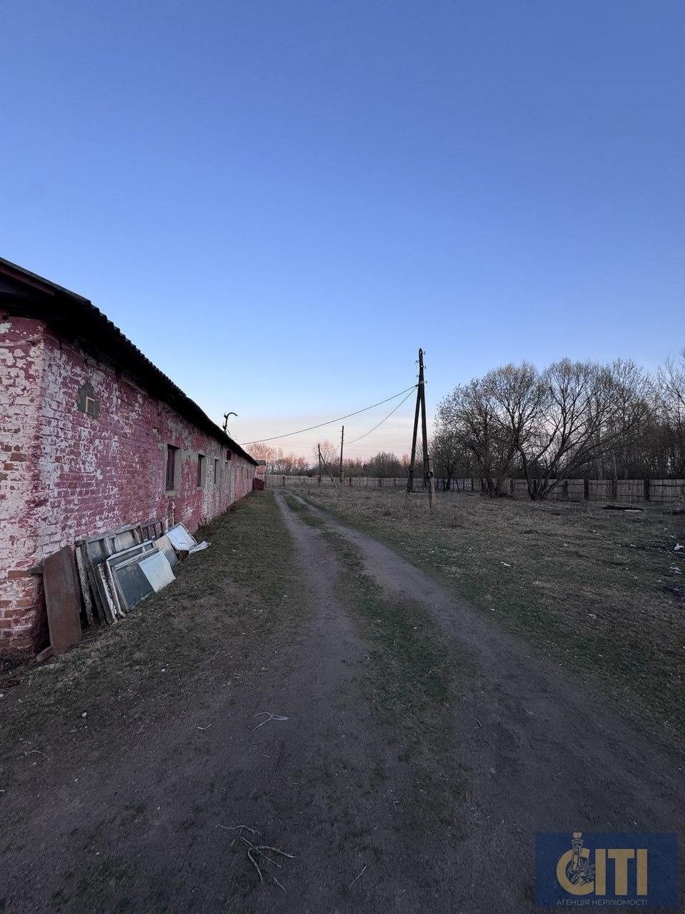 Продаж нежитлової будівлі у м.Коростень загальною площею 511 м² Продаж нежитлової будівлі у м.Коростень загальною площею 511 м²