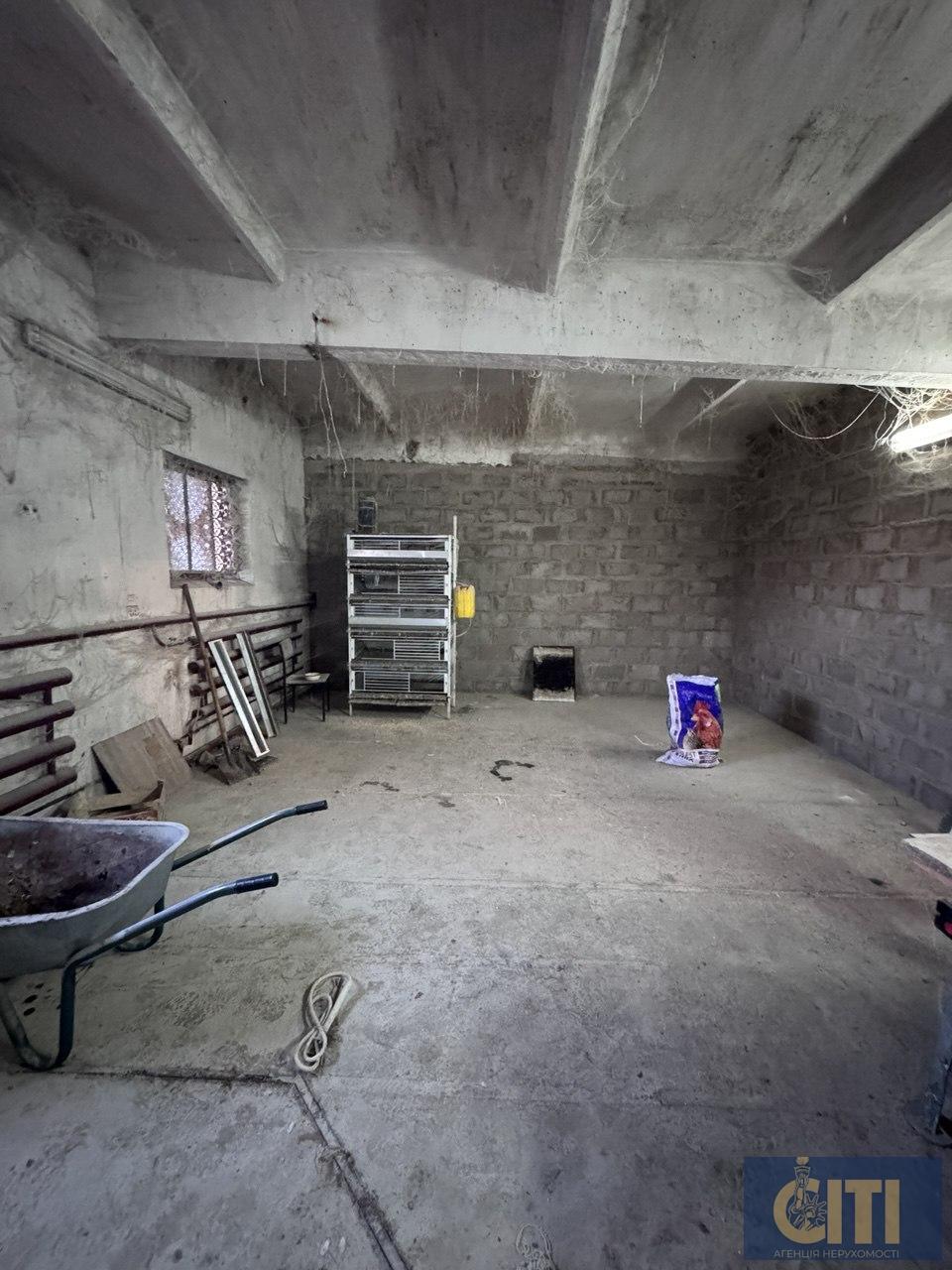 Продаж нежитлової будівлі у м.Коростень загальною площею 511 м²