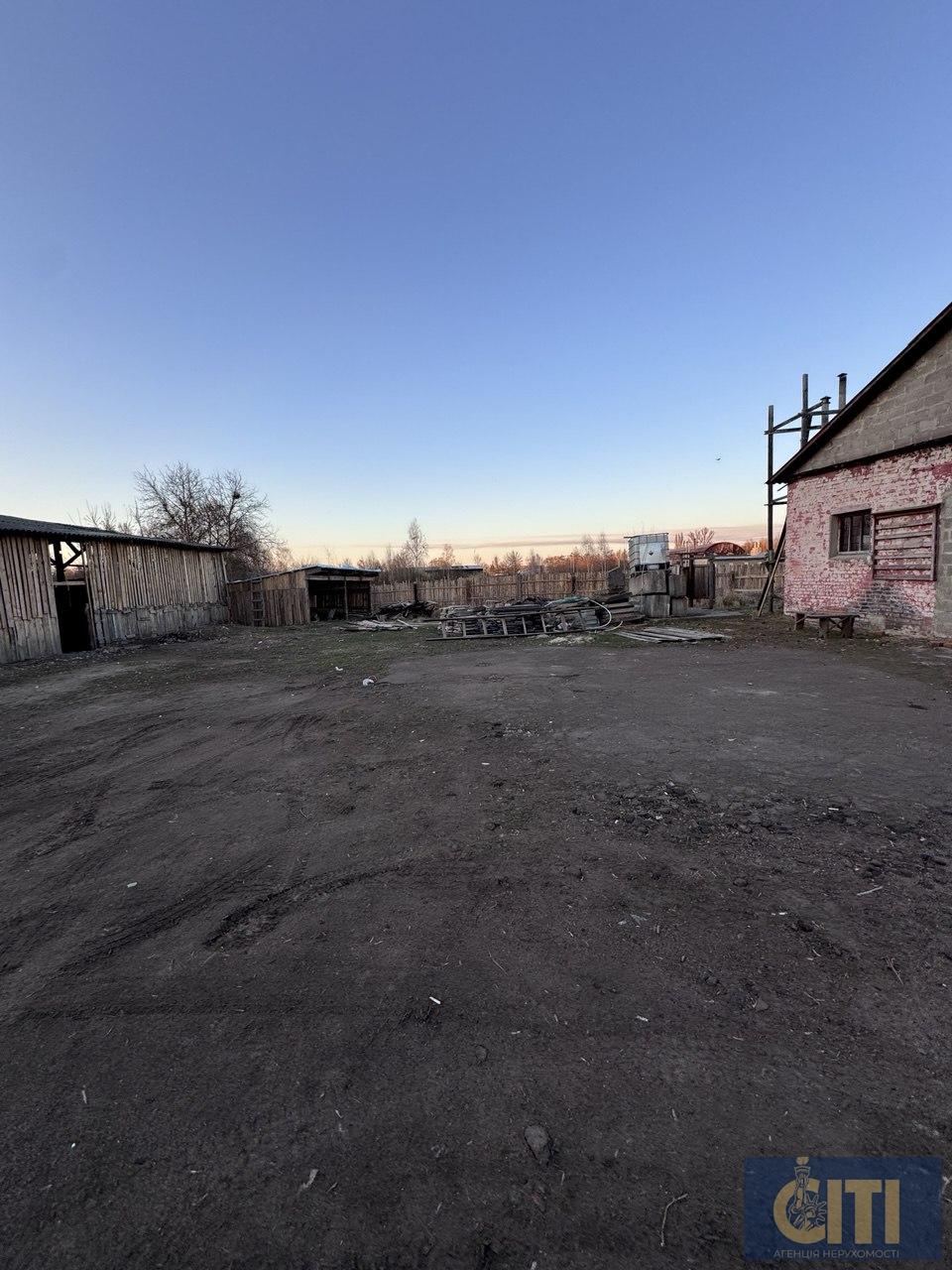 Продаж нежитлової будівлі у м.Коростень загальною площею 511 м²