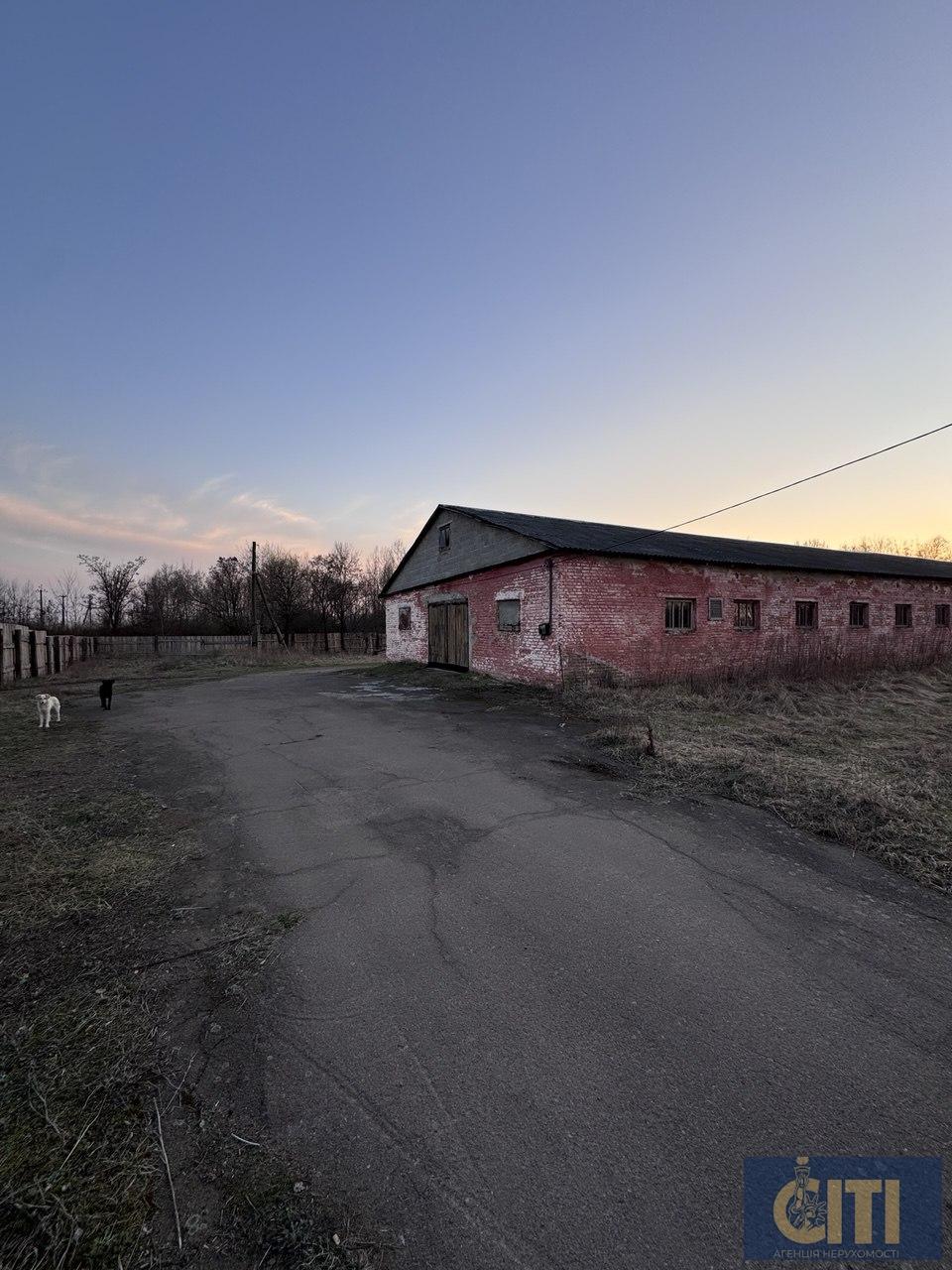 Продаж нежитлової будівлі у м.Коростень загальною площею 511 м² Продаж нежитлової будівлі у м.Коростень загальною площею 511 м²