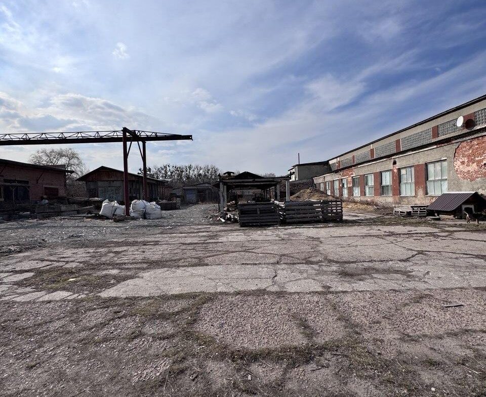 Продаж нежитлової частини будівлі у м.Коростень загальною площею 346 м²