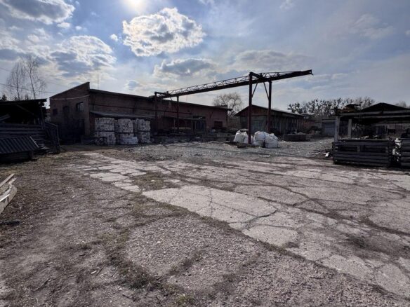 Продаж нежитлової частини будівлі у м.Коростень загальною площею 346 м²