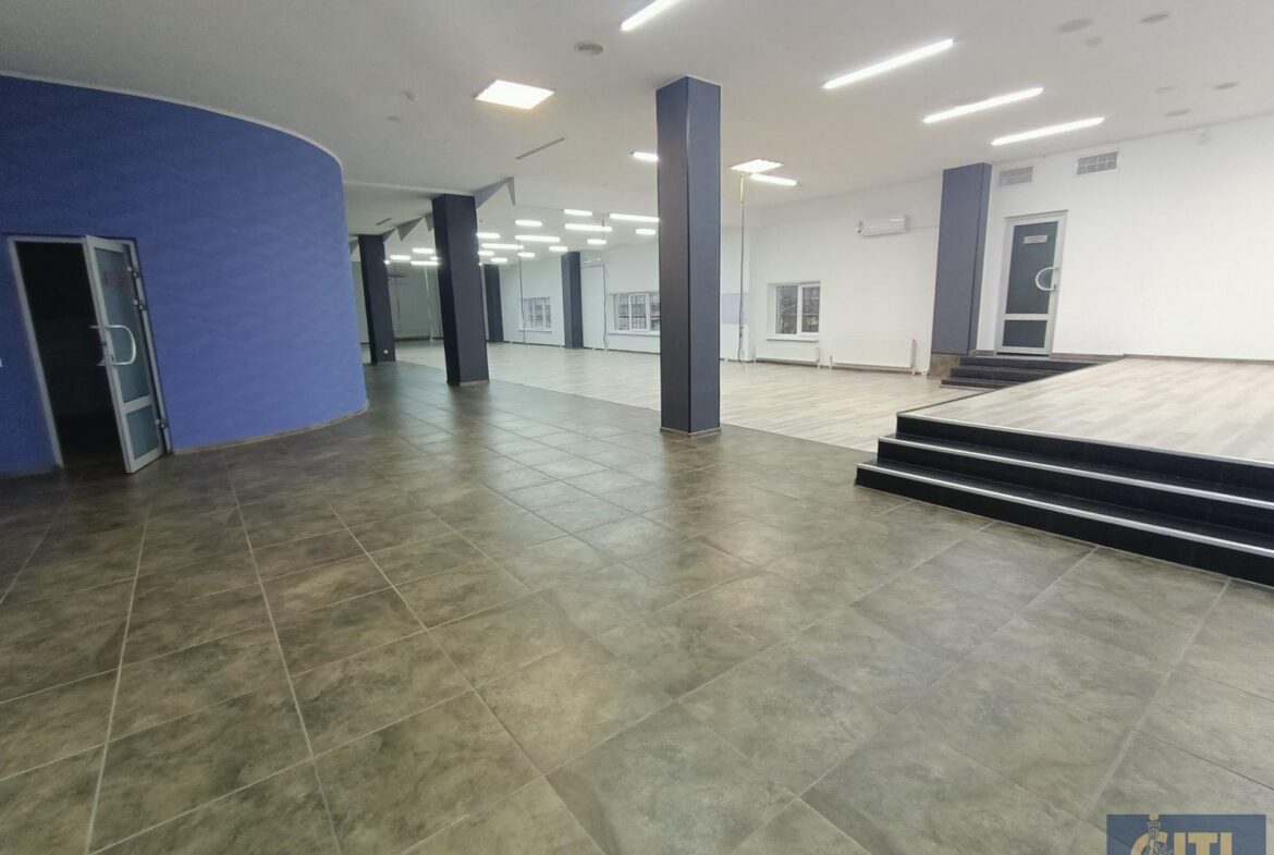 Здається приміщення на другому поверсі площею 600 м2 у відмінному стані