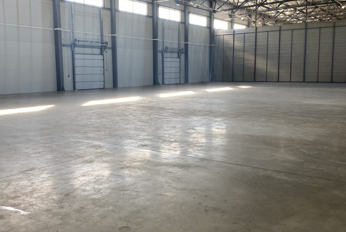 Здаються в оренду нові сучасні складські приміщення загальною площею 3827 кв.м.