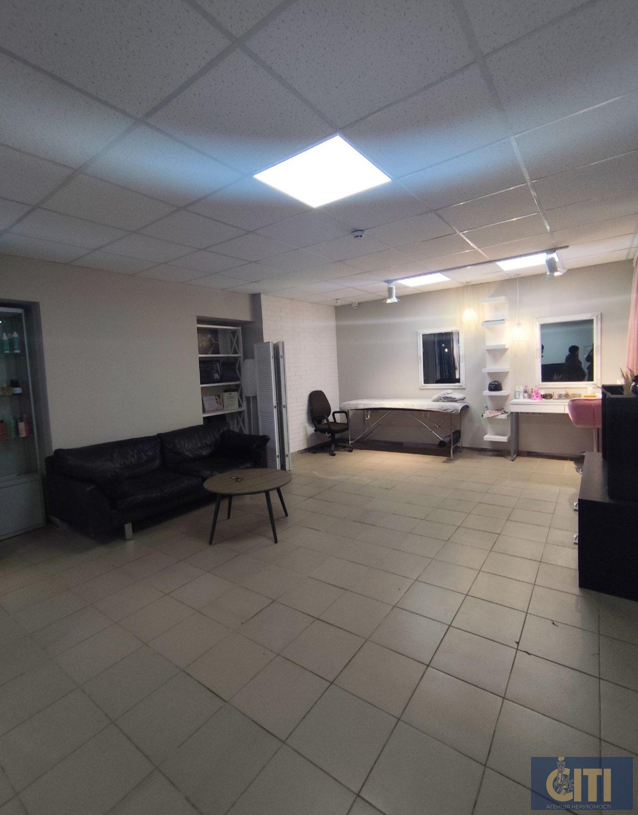 Здається в оренду приміщення площею 56 кв.м на вулиці Тутковського