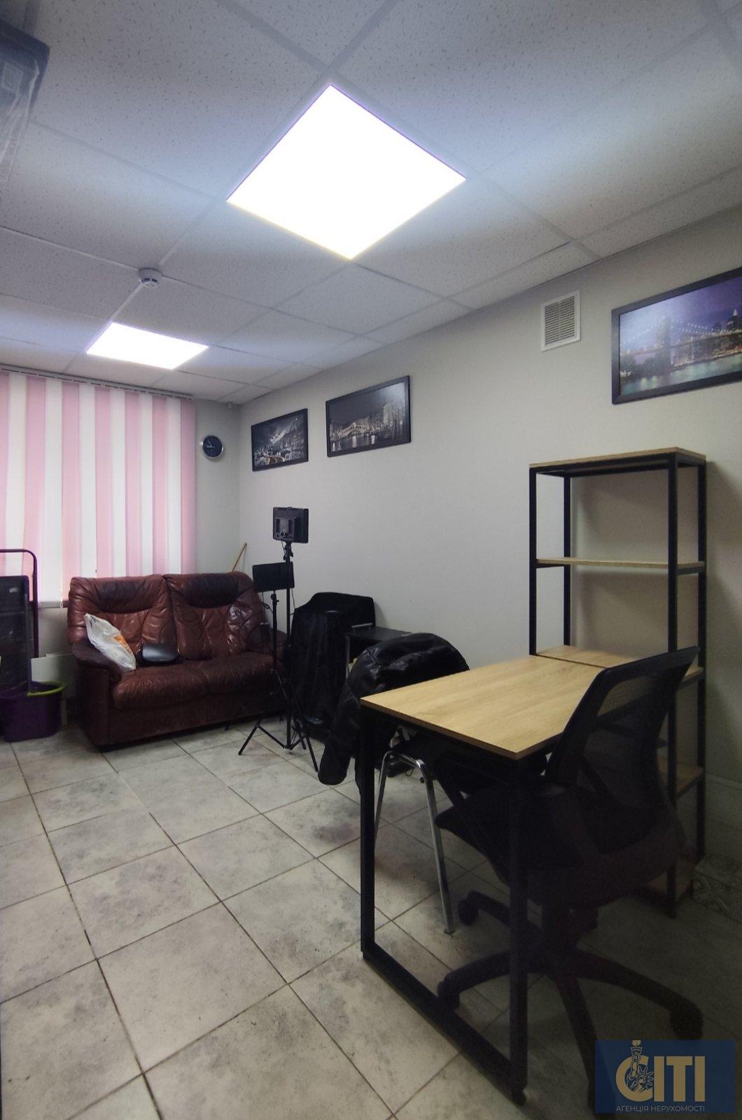 Здається в оренду приміщення площею 56 кв.м на вулиці Тутковського