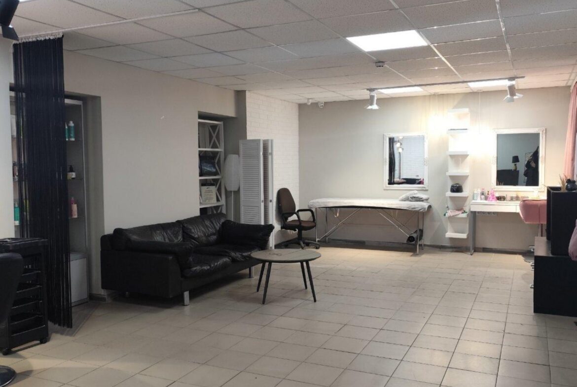 Здається в оренду приміщення площею 56 кв.м на вулиці Тутковського